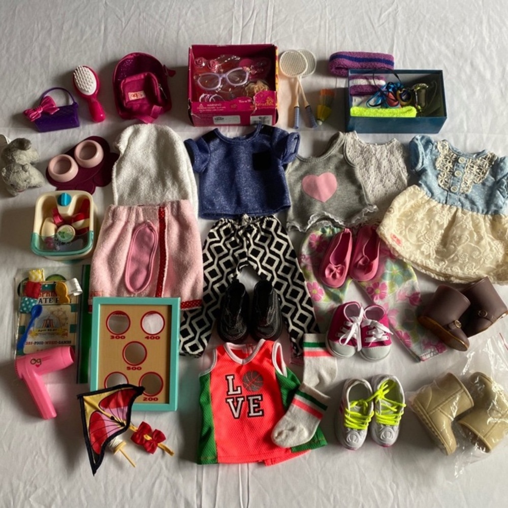 Our Generation 18” Doll Clothes & Accessories Lot